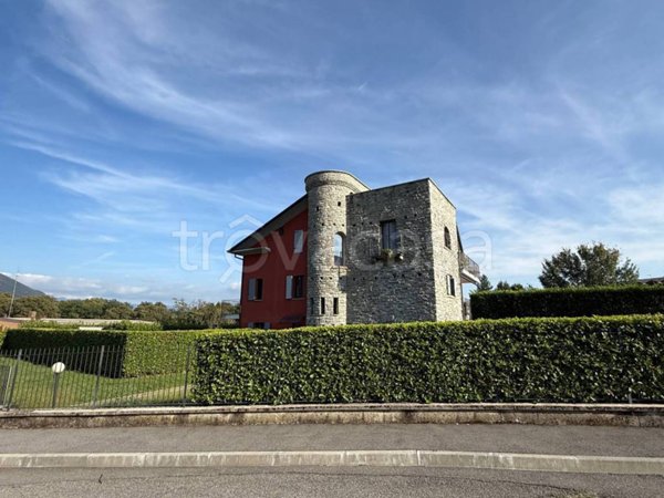 appartamento in vendita ad Erba