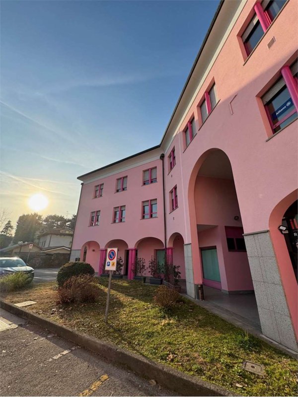 ufficio in vendita ad Erba