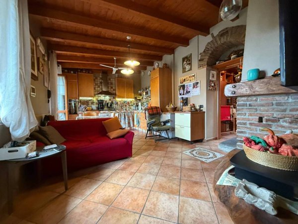 appartamento in vendita ad Erba
