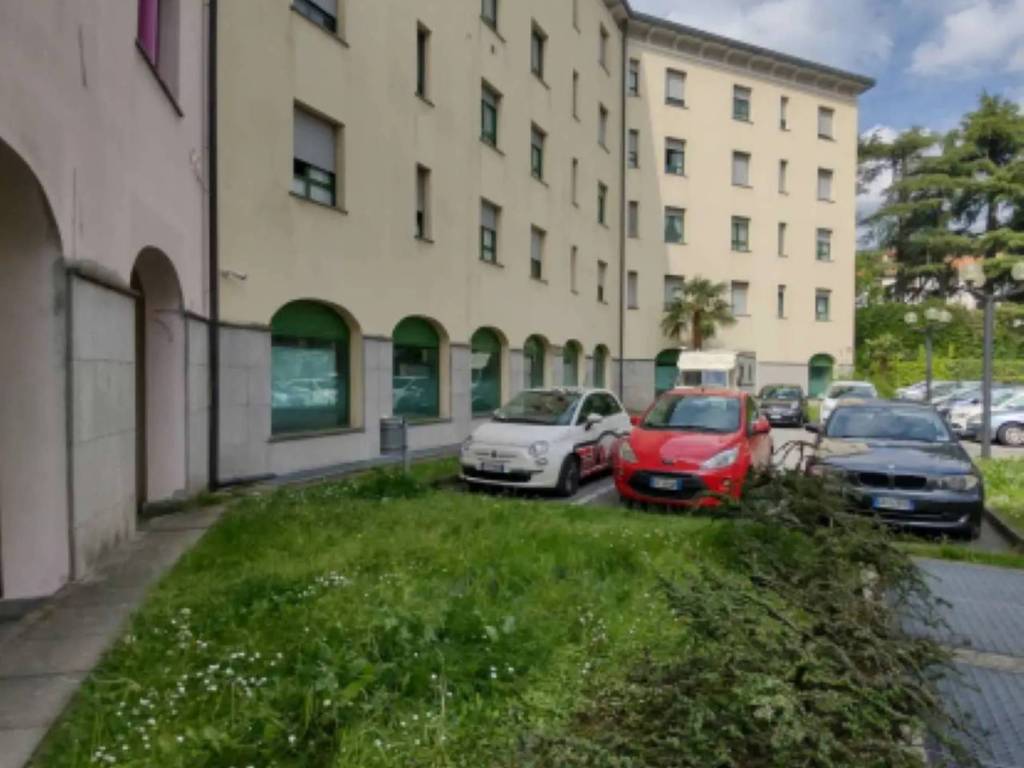 ufficio in vendita ad Erba