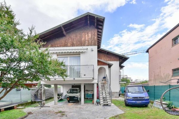 appartamento in vendita ad Erba