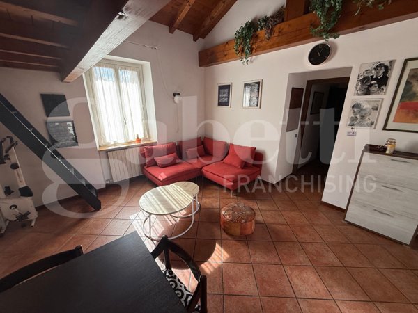 appartamento in vendita ad Erba