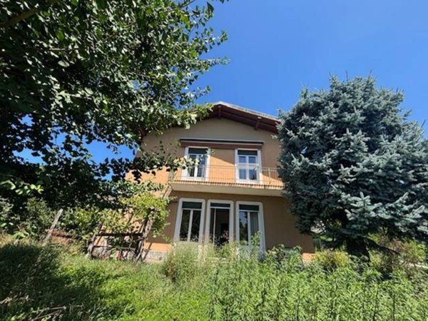 casa indipendente in vendita ad Erba