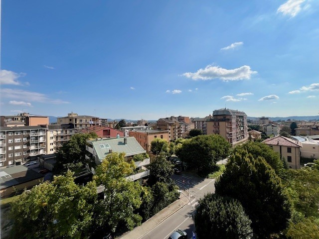 appartamento in vendita ad Erba