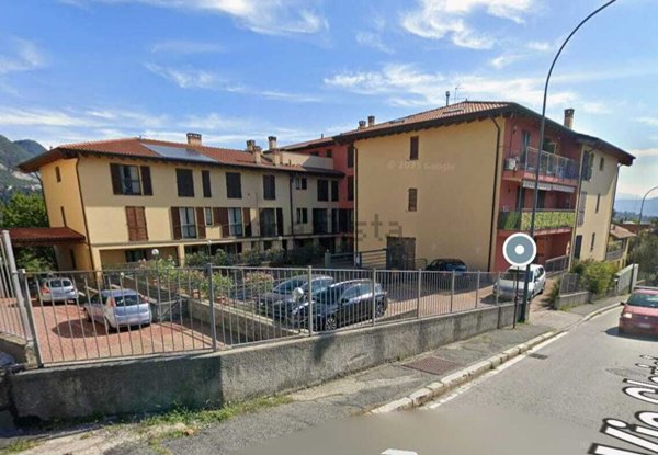 appartamento in vendita ad Erba
