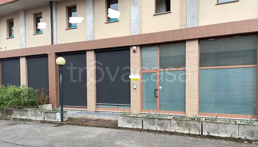 ufficio in vendita ad Erba