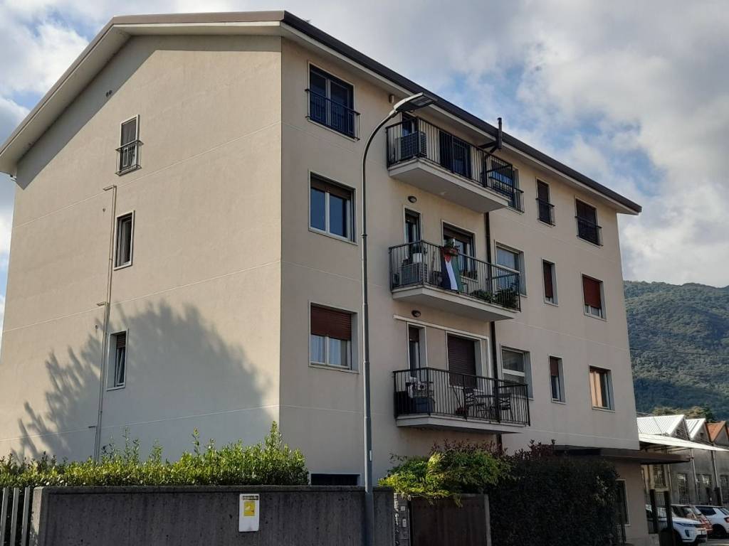 appartamento in vendita ad Erba