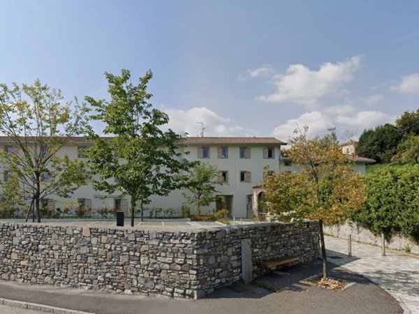 appartamento in vendita ad Erba