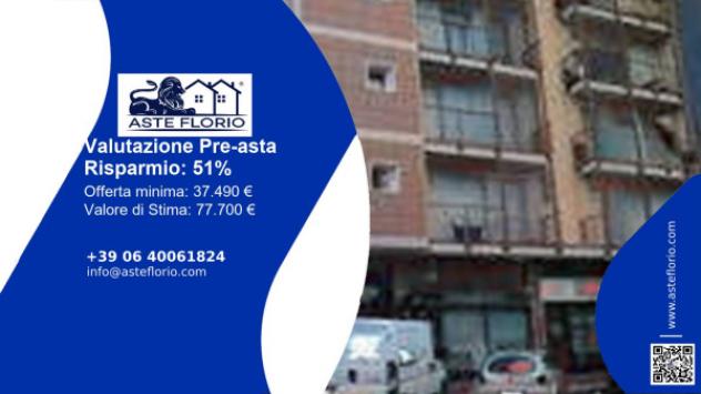 negozio in vendita ad Erba