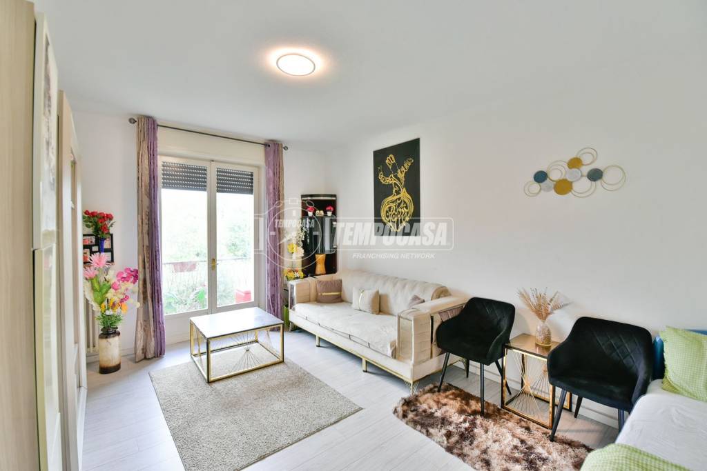 appartamento in vendita ad Erba