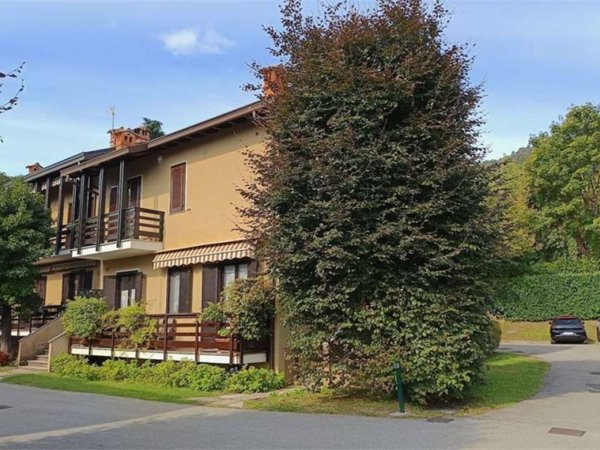 appartamento in vendita ad Erba