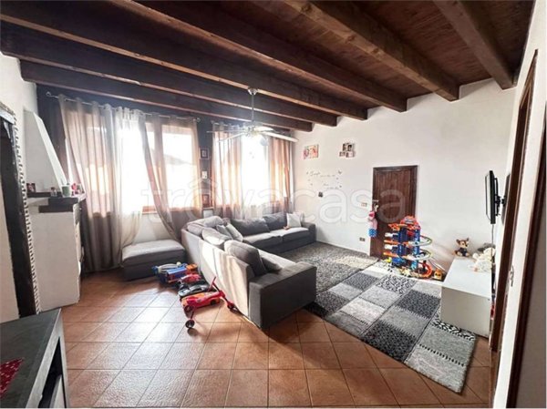 appartamento in vendita ad Erba
