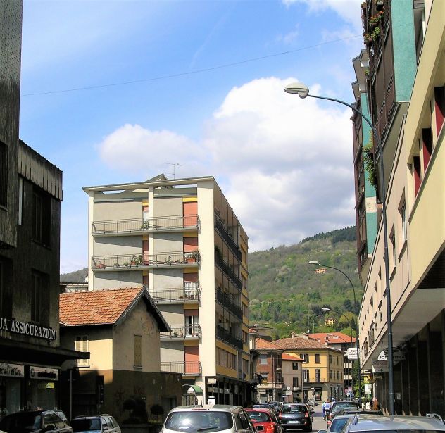 appartamento in vendita ad Erba