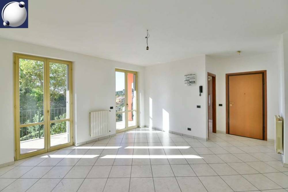 appartamento in vendita ad Erba