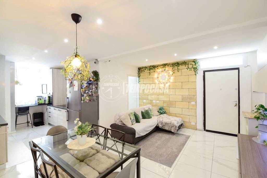 appartamento in vendita ad Erba