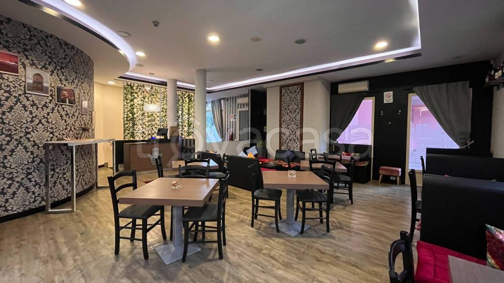 negozio in vendita ad Erba