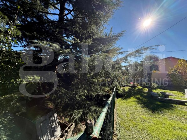 casa indipendente in vendita ad Erba
