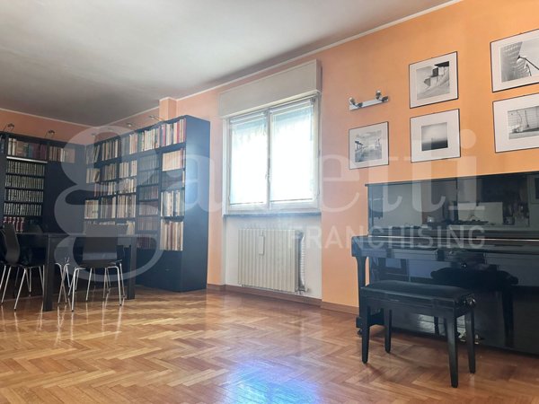 appartamento in vendita ad Erba