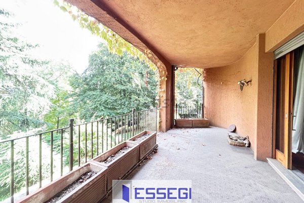 appartamento in vendita ad Erba