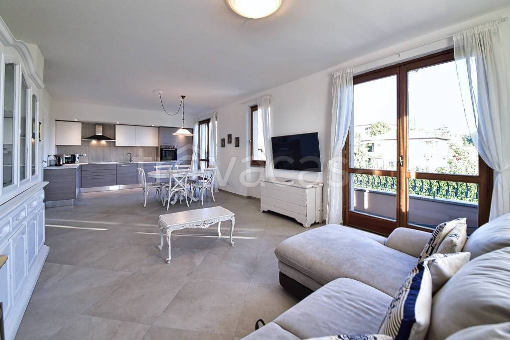 appartamento in vendita ad Erba