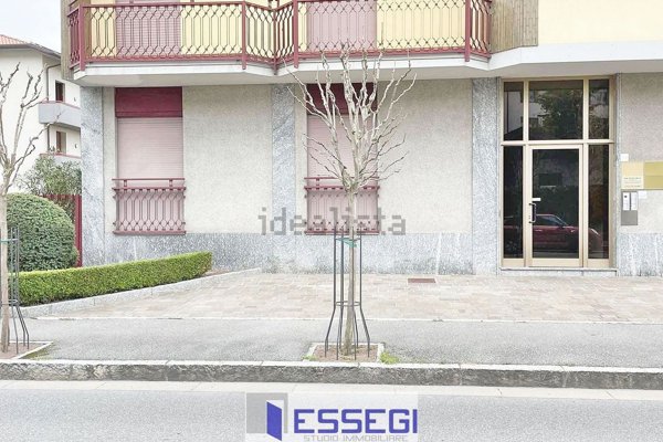 appartamento in vendita ad Erba