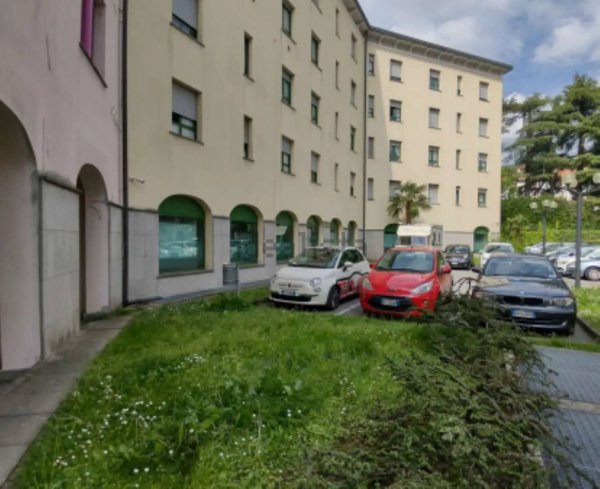 ufficio in vendita ad Erba