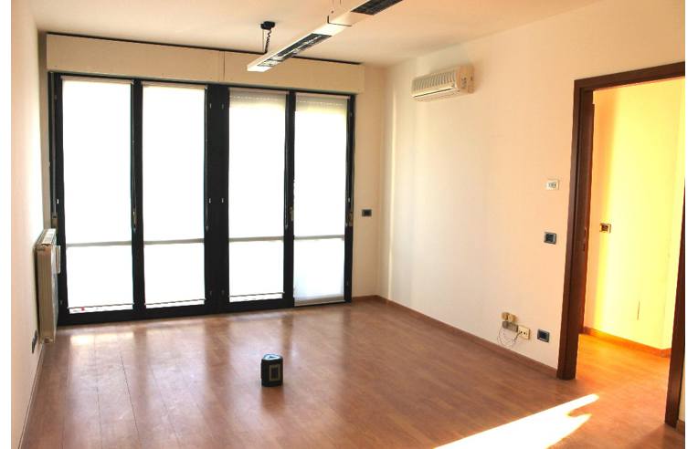 appartamento in vendita ad Erba