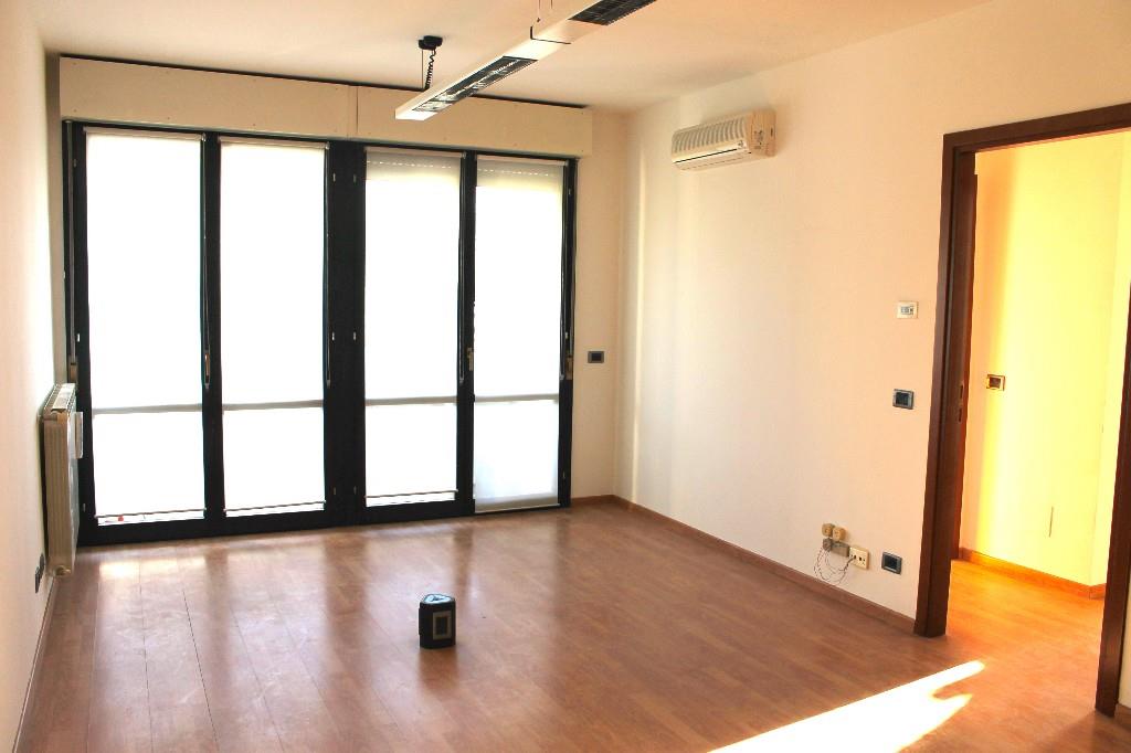 appartamento in vendita ad Erba