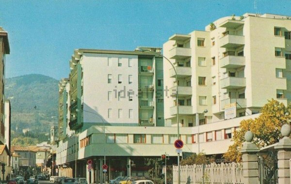 ufficio in vendita ad Erba