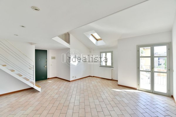 appartamento in vendita ad Erba