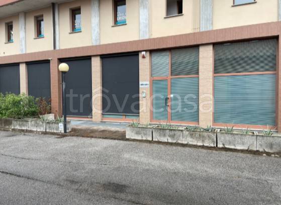 ufficio in vendita ad Erba