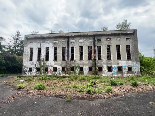 terreno edificabile in vendita ad Erba