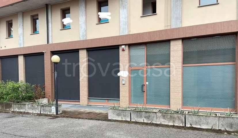 ufficio in vendita ad Erba