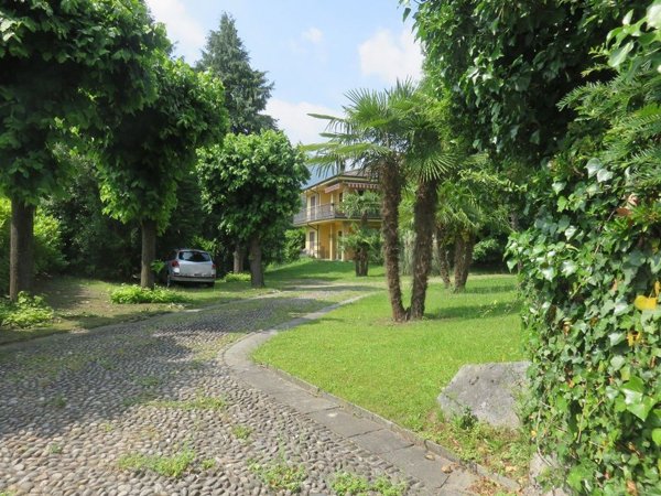 appartamento in vendita ad Erba