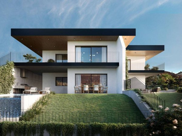 appartamento in vendita ad Erba