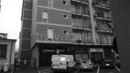 negozio in vendita ad Erba