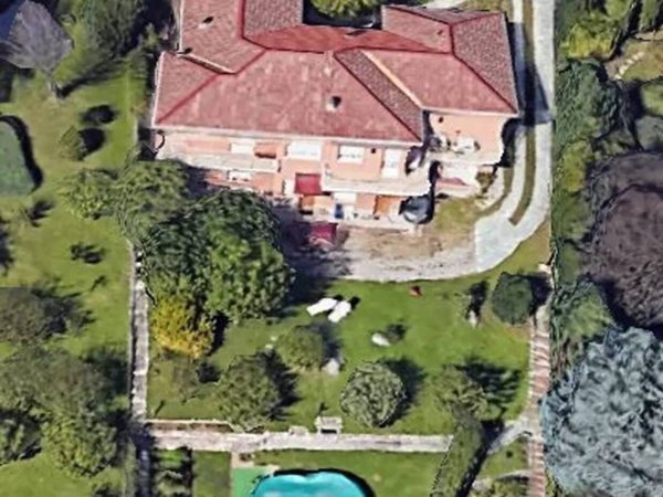 casa indipendente in vendita ad Erba