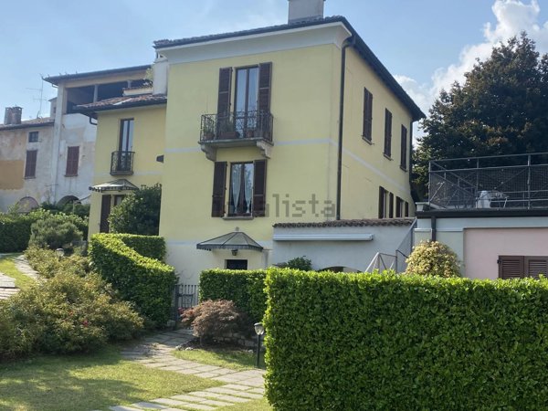 appartamento in vendita ad Erba