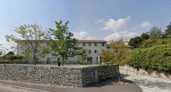 appartamento in vendita ad Erba