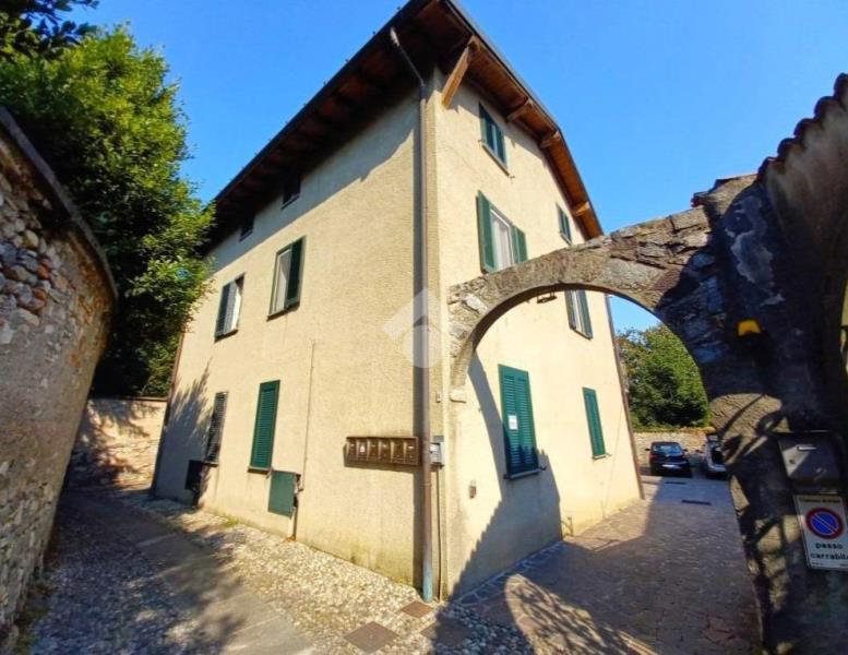 appartamento in vendita ad Erba