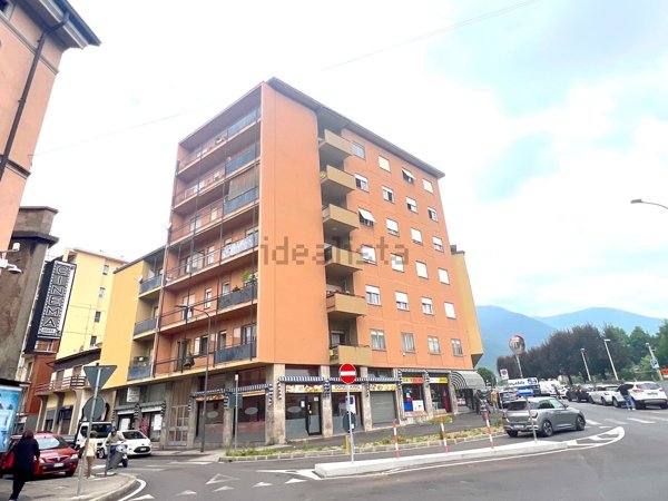 appartamento in vendita ad Erba