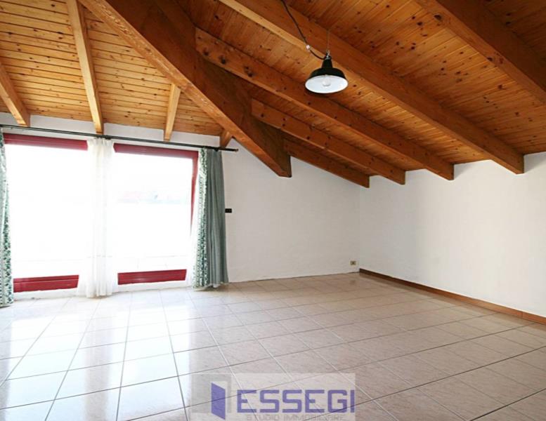 appartamento in vendita ad Erba