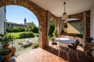 casa indipendente in vendita ad Erba