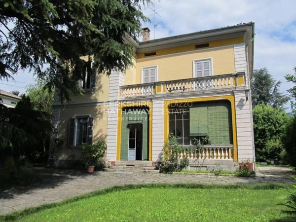 casa indipendente in vendita ad Erba