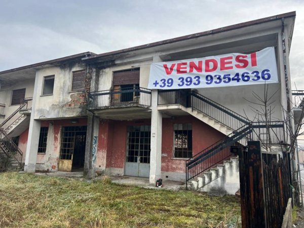 intera palazzina in vendita ad Erba