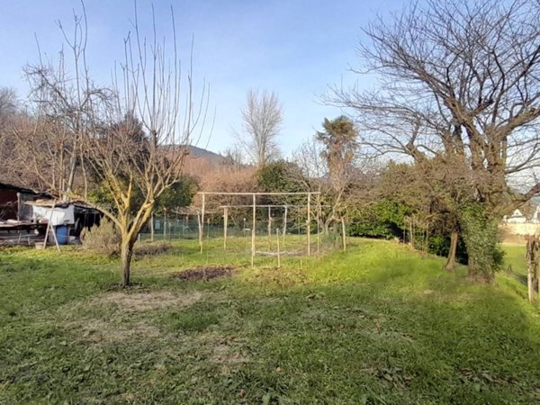 terreno agricolo in vendita ad Erba