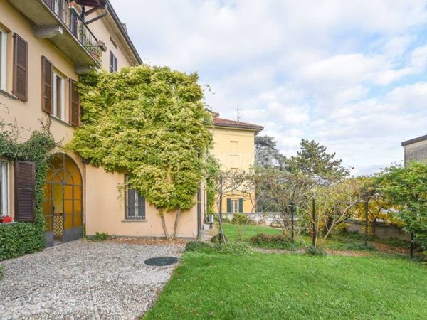 appartamento in vendita ad Erba