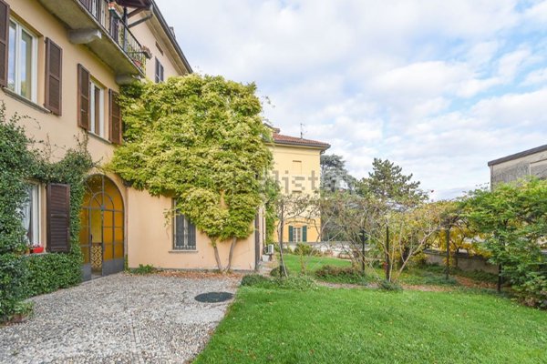 appartamento in vendita ad Erba