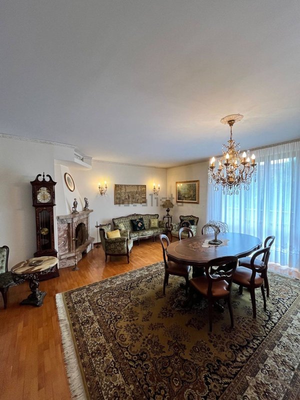 appartamento in vendita ad Erba