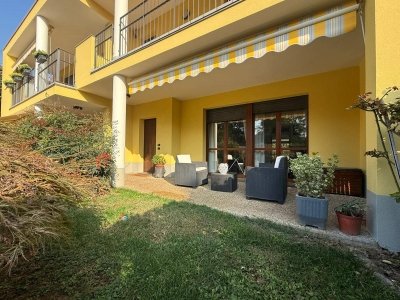 casa indipendente in vendita ad Erba